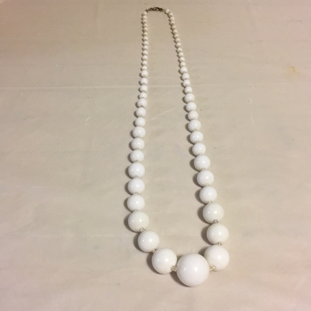 White pearl necklace